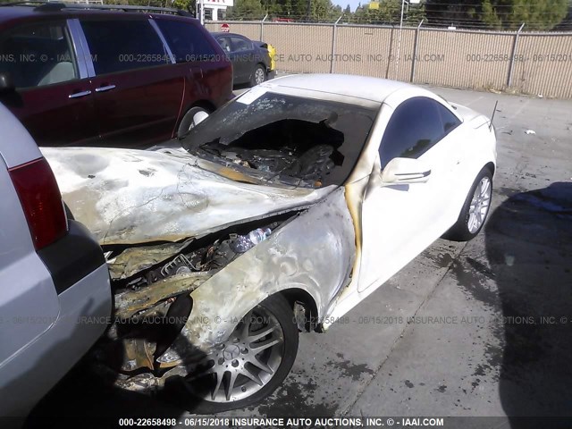 WDBWK54F79F192817 - 2009 MERCEDES-BENZ SLK 300 WHITE photo 2