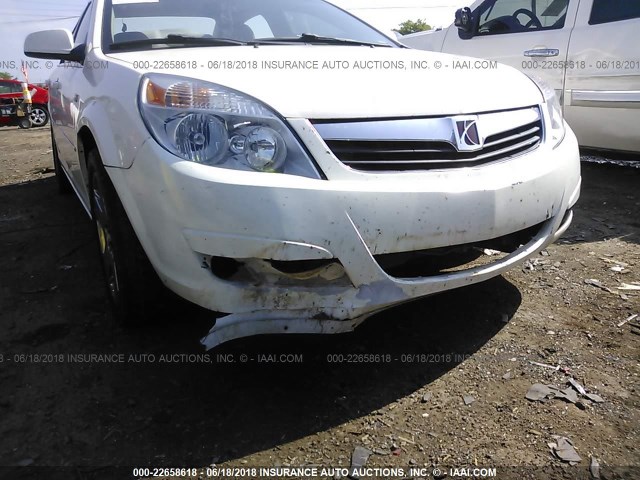 1G8ZS57N18F225112 - 2008 SATURN AURA XE WHITE photo 6