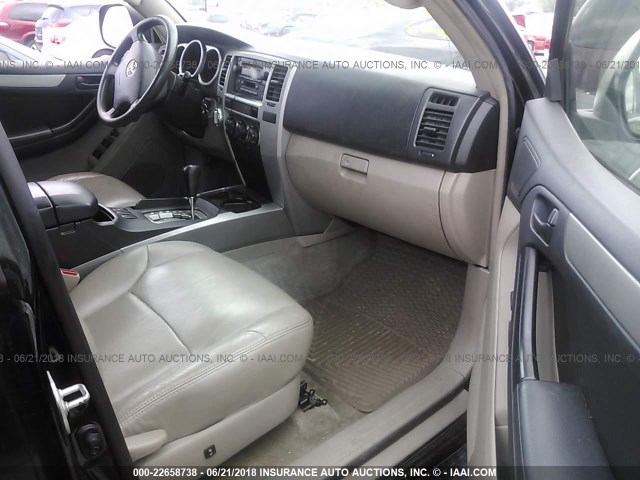 JTEBT14R940035331 - 2004 TOYOTA 4RUNNER SR5/SPORT შავი ფოტო 5