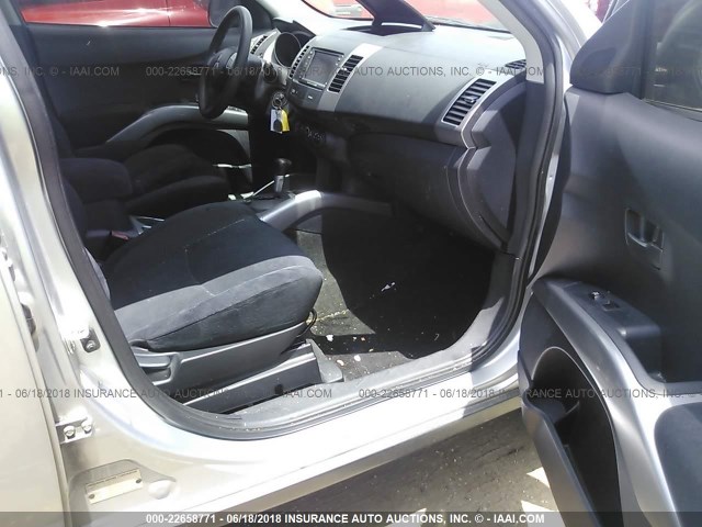 JA4MS31XX7U009567 - 2007 MITSUBISHI OUTLANDER ES/LS ვერცხლისფერი ფოტო 5
