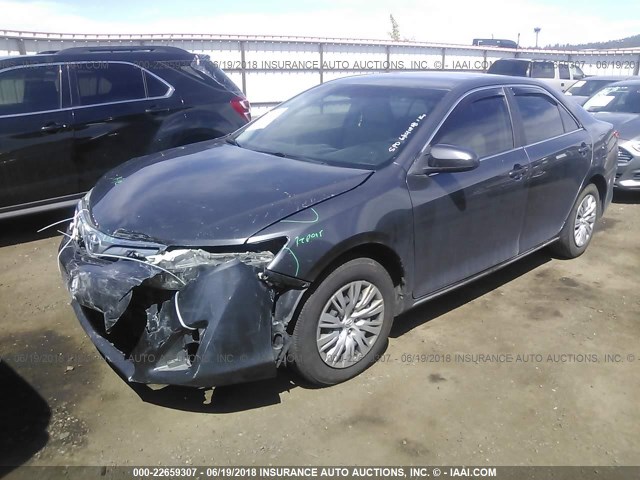 4T4BF1FK4DR306205 - 2013 TOYOTA CAMRY L/SE/LE/XLE GRAY photo 2