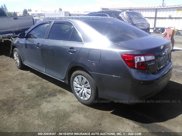 4T4BF1FK4DR306205 - 2013 TOYOTA CAMRY L/SE/LE/XLE GRAY photo 3