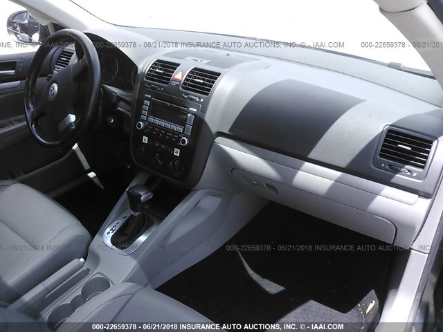 3VWRJ71K58M136062 - 2008 VOLKSWAGEN JETTA WOLFSBURG 灰色 照片 5