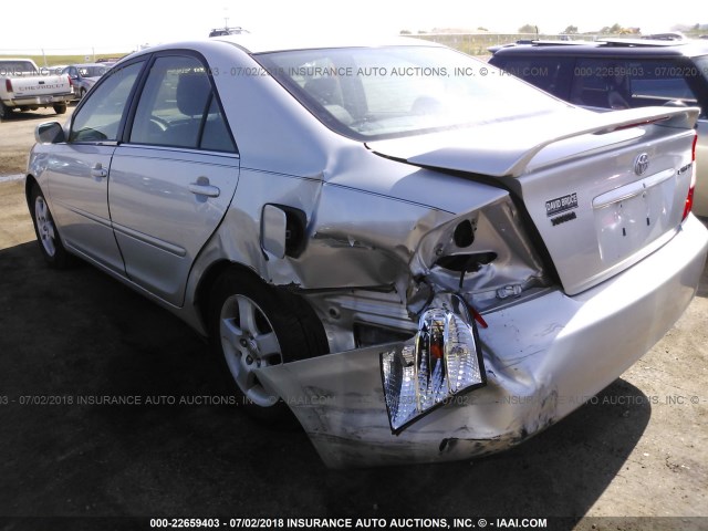 4T1BE32KX3U696580 - 2003 TOYOTA CAMRY LE/XLE/SE ვერცხლისფერი ფოტო 6