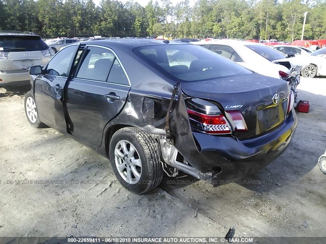 4T4BF3EK5BR211677 - 2011 TOYOTA CAMRY SE/LE/XLE GRAY photo 3