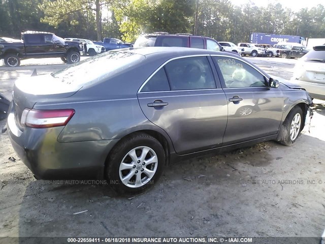 4T4BF3EK5BR211677 - 2011 TOYOTA CAMRY SE/LE/XLE GRAY photo 4