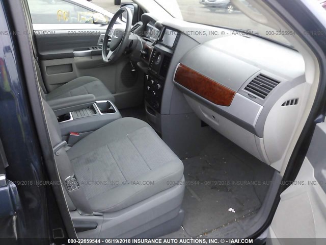 2A8HR54PX8R693330 - 2008 CHRYSLER TOWN & COUNTRY TOURING Navy photo 5