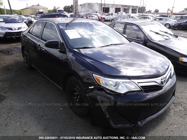 4T4BF1FKXER396591 - 2014 TOYOTA CAMRY L/SE/LE/XLE 黑色 照片 1