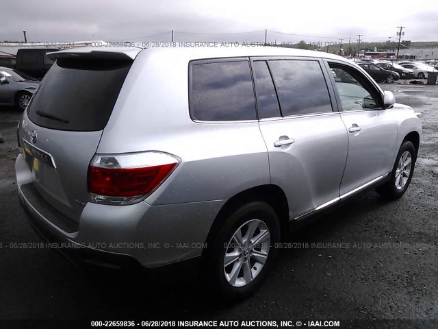 5TDBK3EH9DS186059 - 2013 TOYOTA HIGHLANDER PLUS/SE SILVER photo 4