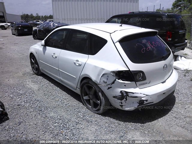 JM1BK143241139558 - 2004 MAZDA 3 HATCHBACK WHITE photo 3