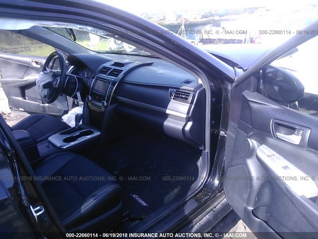 4T1BF1FK6CU173293 - 2012 TOYOTA CAMRY SE/LE/XLE შავი ფოტო 5