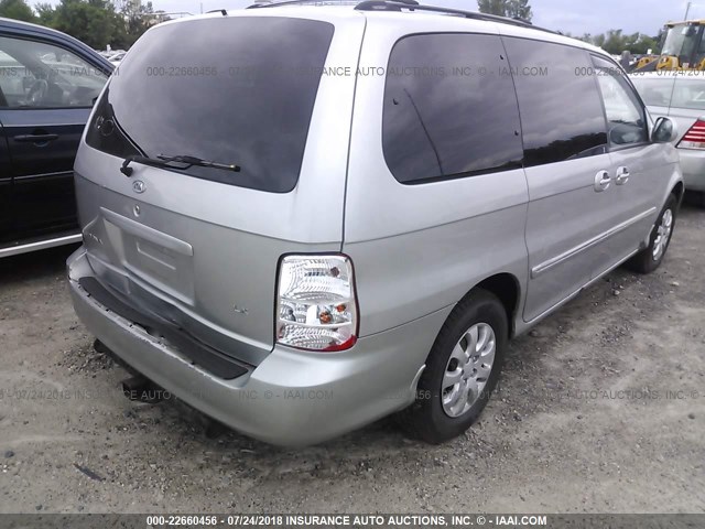 KNDUP132X56759985 - 2005 KIA SEDONA EX/LX SILVER photo 4