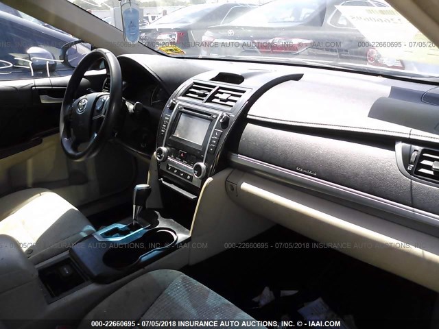 4T4BF1FK2CR159722 - 2012 TOYOTA CAMRY SE/LE/XLE 蓝色 照片 5