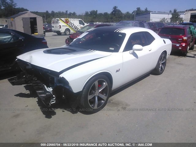 2C3CDZAT9FH822092 - 2015 DODGE CHALLENGER SXT WHITE photo 2