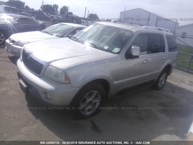 5LMEU88H94ZJ39640 - 2004 LINCOLN AVIATOR SILVER photo 2