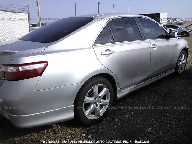 4T1BE46K49U872497 - 2009 TOYOTA CAMRY SE/LE/XLE ნაცრისფერი ფოტო 4