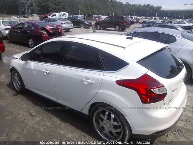 1FADP3N25EL153784 - 2014 FORD FOCUS TITANIUM WHITE photo 3