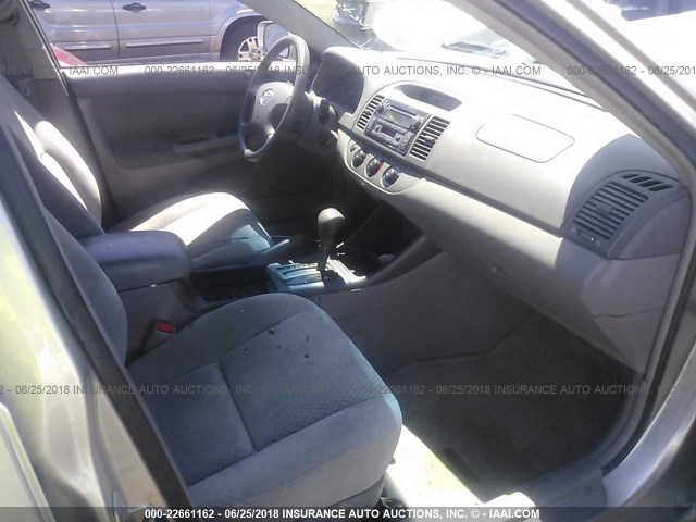 4T1BE30K44U859728 - 2004 TOYOTA CAMRY LE/XLE/SE 灰色 照片 5