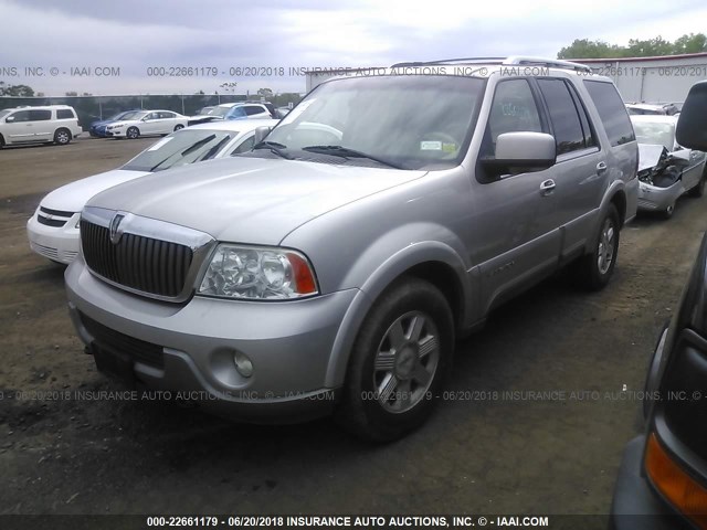 5LMFU28R93LJ20792 - 2003 LINCOLN NAVIGATOR 银色 照片 2