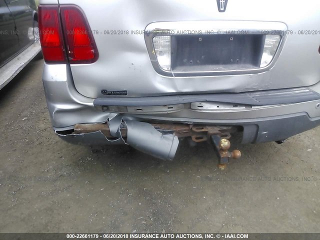 5LMFU28R93LJ20792 - 2003 LINCOLN NAVIGATOR 银色 照片 6