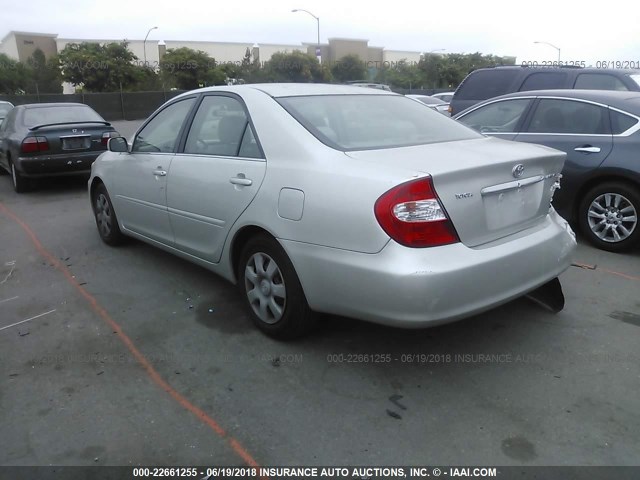 4T1BE32K43U762606 - 2003 TOYOTA CAMRY LE/XLE/SE SILVER photo 3