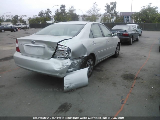 4T1BE32K43U762606 - 2003 TOYOTA CAMRY LE/XLE/SE ვერცხლისფერი ფოტო 4