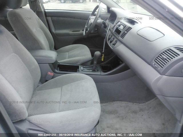 4T1BE32K43U762606 - 2003 TOYOTA CAMRY LE/XLE/SE ვერცხლისფერი ფოტო 5