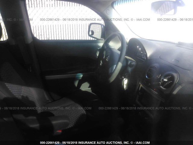 3GNBAADB3AS644567 - 2010 CHEVROLET HHR LS თეთრი ფოტო 5