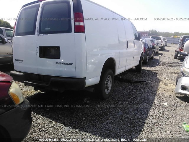 1GCGG25V961184495 - 2006 CHEVROLET EXPRESS G2500  WHITE photo 4