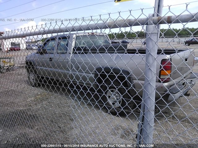 1GCHC29U11E307211 - 2001 CHEVROLET SILVERADO C2500 HEAVY DUTY GOLD photo 3