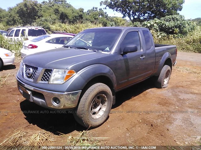 1N6AD06W66C432875 - 2006 NISSAN FRONTIER KING CAB LE/SE/OFF ROAD GRAY photo 2