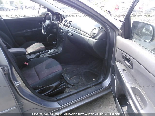 JM1BK143841188781 - 2004 MAZDA 3 HATCHBACK GRAY photo 5