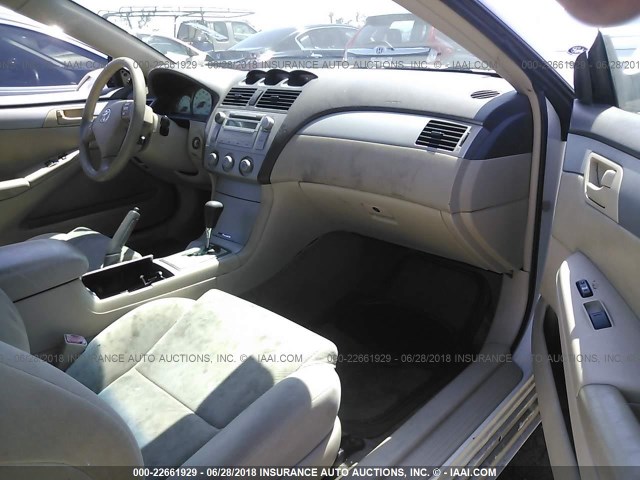 4T1CA38P75U057045 - 2005 TOYOTA CAMRY SOLARA SE/SLE WHITE photo 5