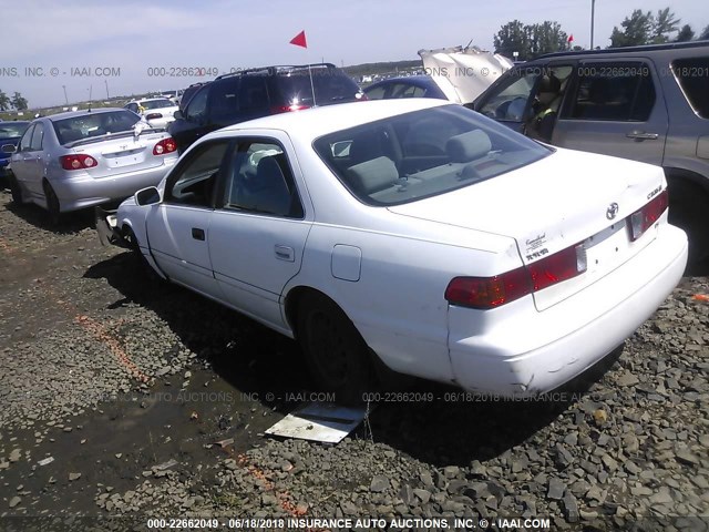 4T1BF22KXYU949301 - 2000 TOYOTA CAMRY LE/XLE WHITE photo 3