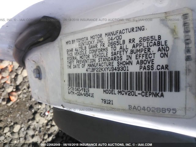 4T1BF22KXYU949301 - 2000 TOYOTA CAMRY LE/XLE WHITE photo 9