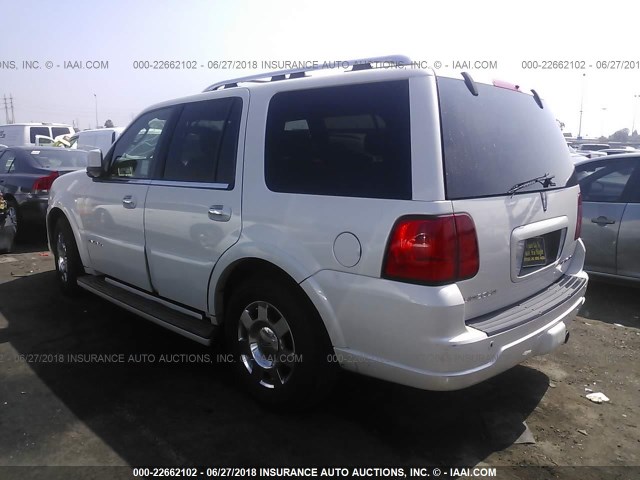 5LMFU27516LJ17663 - 2006 LINCOLN NAVIGATOR WHITE photo 3