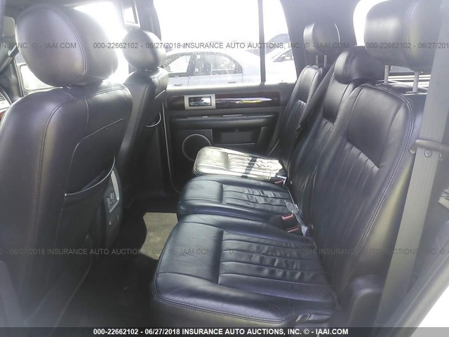 5LMFU27516LJ17663 - 2006 LINCOLN NAVIGATOR WHITE photo 8