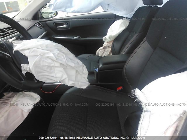 4T1BF1FK7HU296222 - 2017 TOYOTA CAMRY LE/XLE/SE/XSE 白色 照片 5