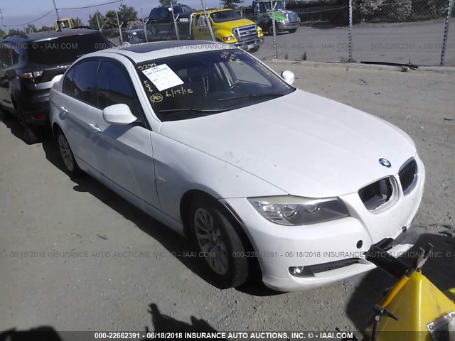 WBAPH57599NL79664 - 2009 BMW 328 I SULEV WHITE photo 1