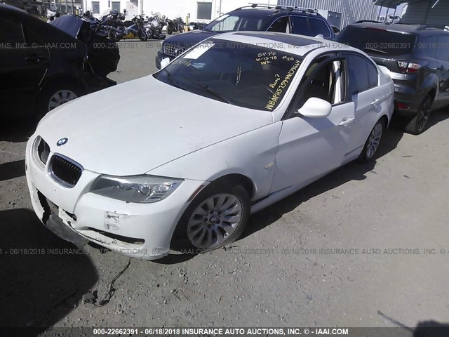 WBAPH57599NL79664 - 2009 BMW 328 I SULEV WHITE photo 2