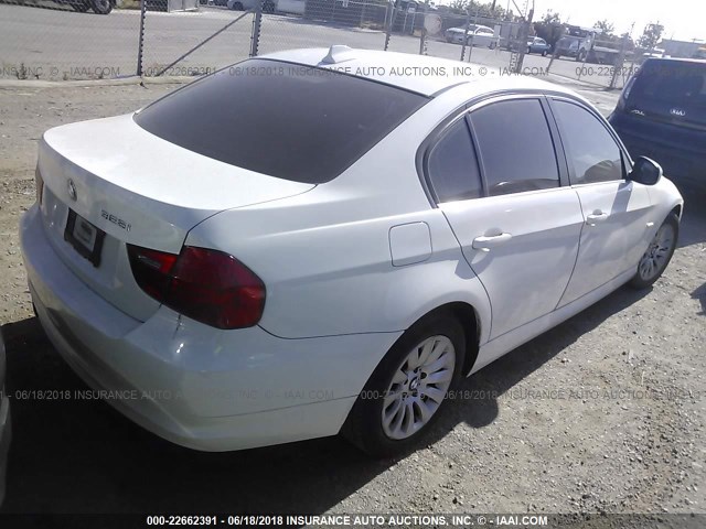 WBAPH57599NL79664 - 2009 BMW 328 I SULEV WHITE photo 4