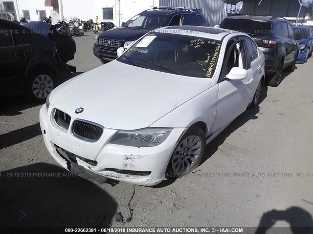 WBAPH57599NL79664 - 2009 BMW 328 I SULEV WHITE photo 6