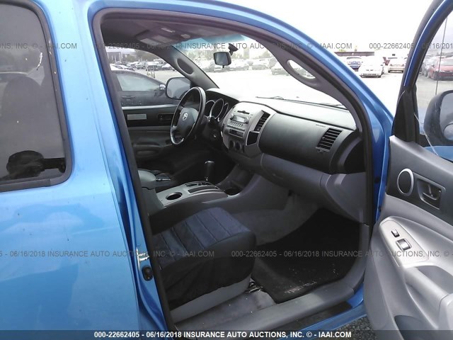 5TELU42NX6Z219753 - 2006 TOYOTA TACOMA DOUBLE CAB ლურჯი ფოტო 5