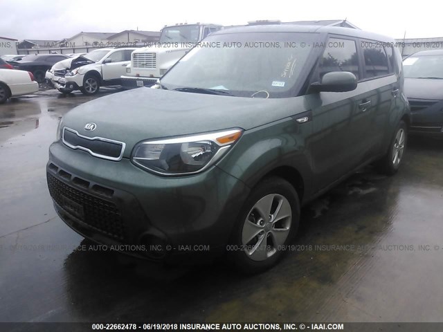 KNDJN2A26E7029373 - 2014 KIA SOUL GREEN photo 2