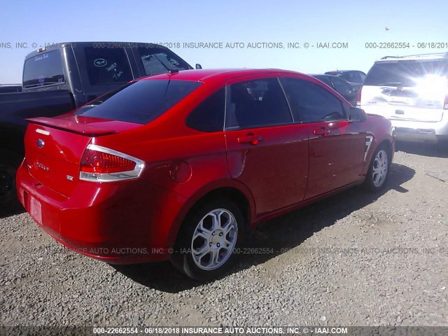 1FAHP35N38W265210 - 2008 FORD FOCUS SE/SEL/SES RED photo 4