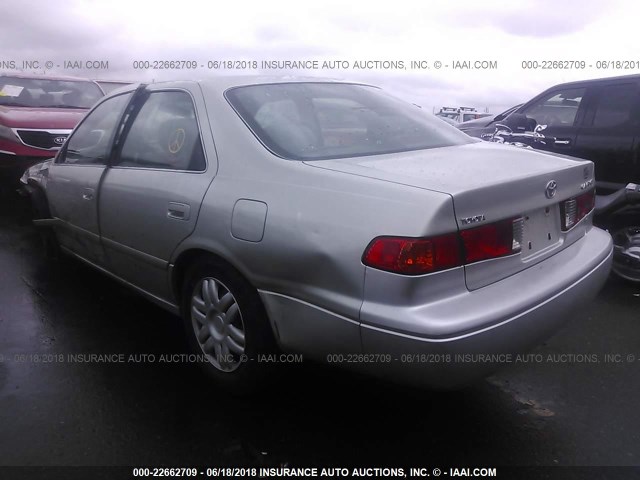 JT2BF22KX10294972 - 2001 TOYOTA CAMRY CE/LE/XLE 银色 照片 3