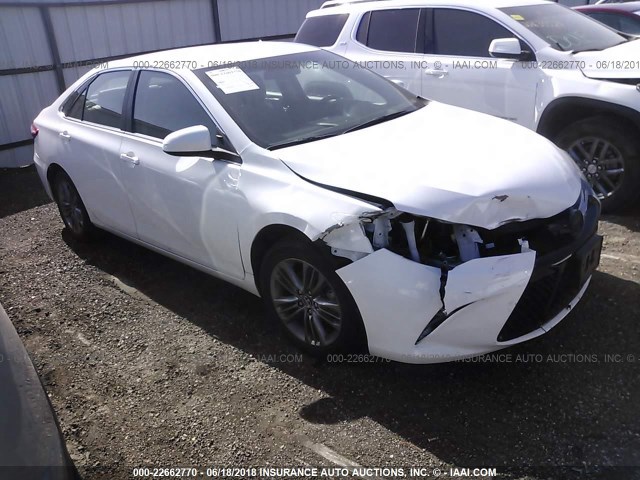 4T1BF1FK4GU230127 - 2016 TOYOTA CAMRY LE/XLE/SE/XSE 白色 照片 1