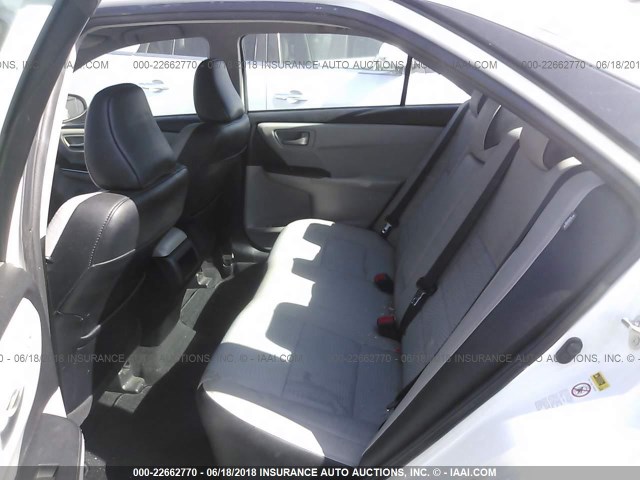4T1BF1FK4GU230127 - 2016 TOYOTA CAMRY LE/XLE/SE/XSE 白色 照片 8