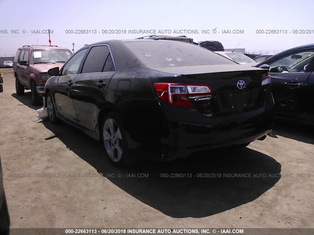 4T1BF1FK8CU157869 - 2012 TOYOTA CAMRY SE/LE/XLE შავი ფოტო 3