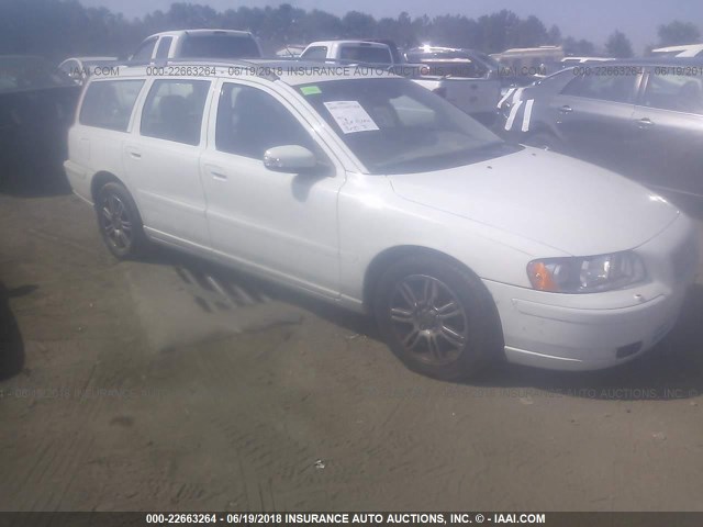 YV1SW612372654008 - 2007 VOLVO V70 WHITE photo 1